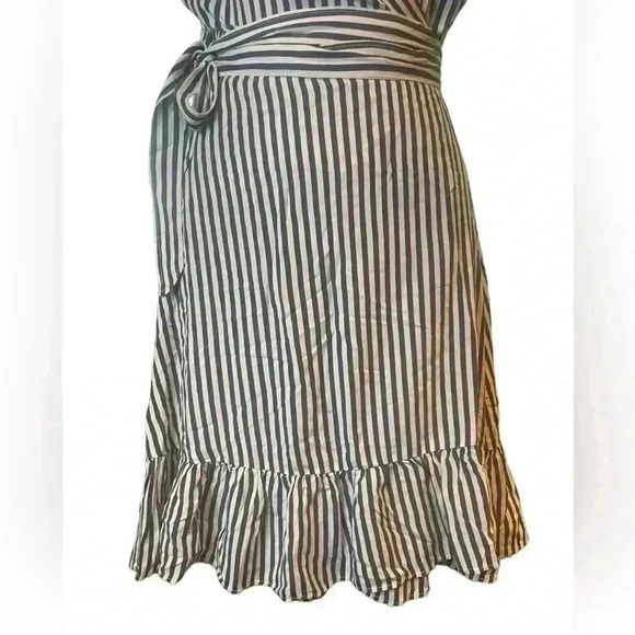 J. Crew white/blue Striped beach wrap dress silky-soft fabric ruffled hem XXS - Picture 7 of 9